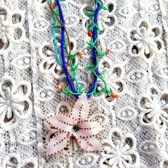 ✿ Beaded Handmade Pink Lily 3D Flower Necklace - Picture 3 of 5